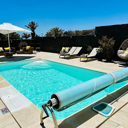 Casa Volcanes Tatil Evi Costa Teguise